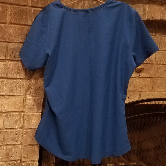 Sketchers scrub top - Picture 2 of 5